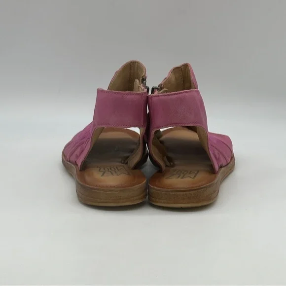 Miz Mooz Flaire Sandals. Size 9 - Picture 7 of 11